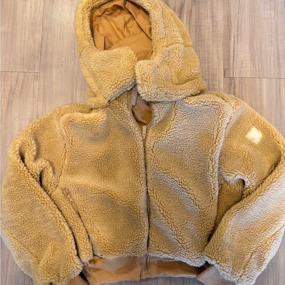 ALO Yoga Jackets & Blazers - ALO Yoga Tan Sherpa Jacket